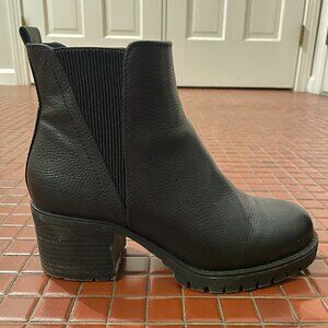 Mia Chelsea Black Boot Size 8